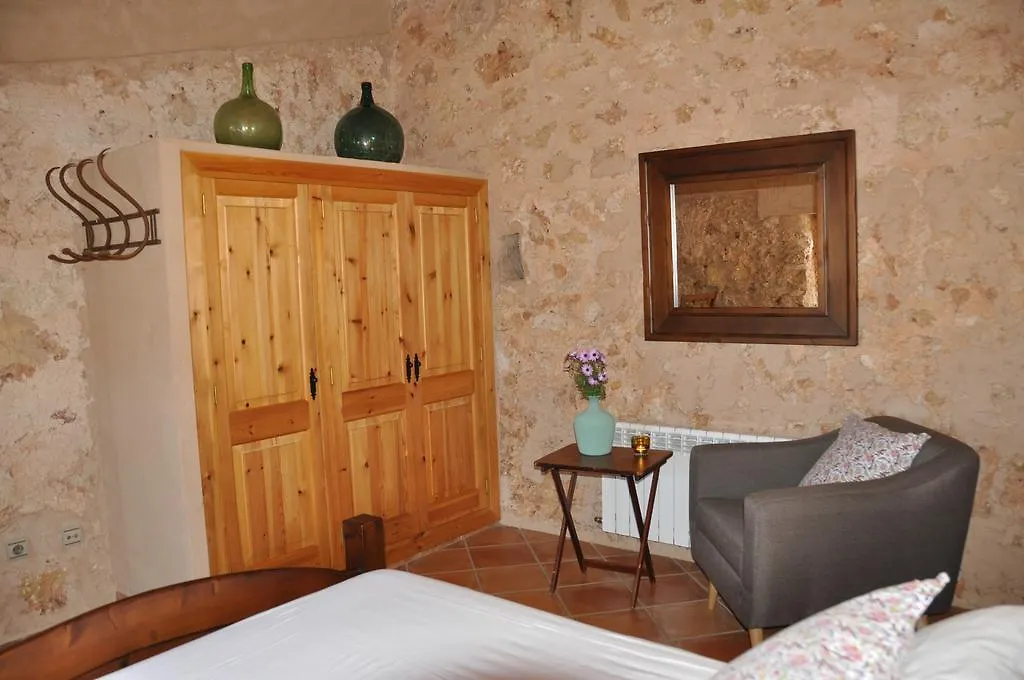 Farm stay Can Porreti Agroturisme Lloret de Vistalegre Spain
